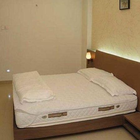 Royal Inn Ankleshwar Extérieur photo